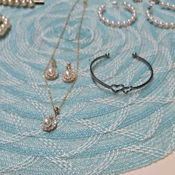 Engagment/Bridal Bundle! Tank, Tee, Sun Hat,Hand Bag, Jewelry Set. All Included!